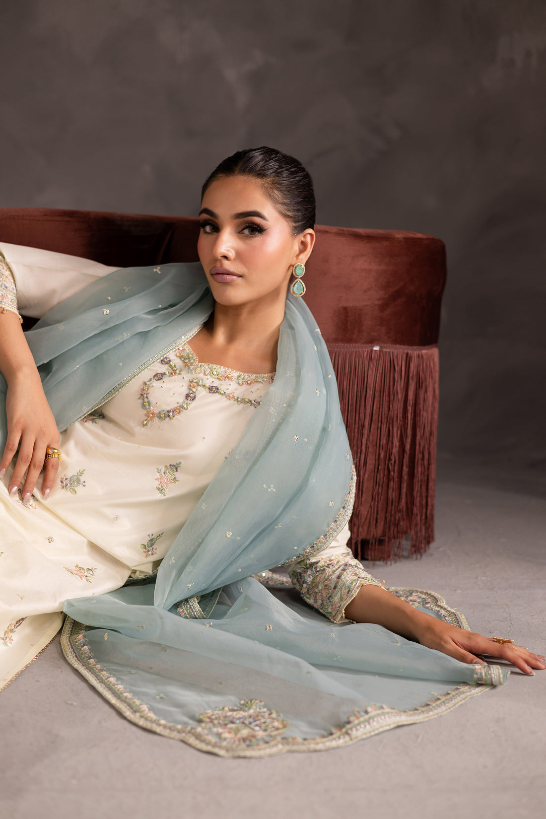 Creamy – Embroidered Lawn 3 Piece Suit