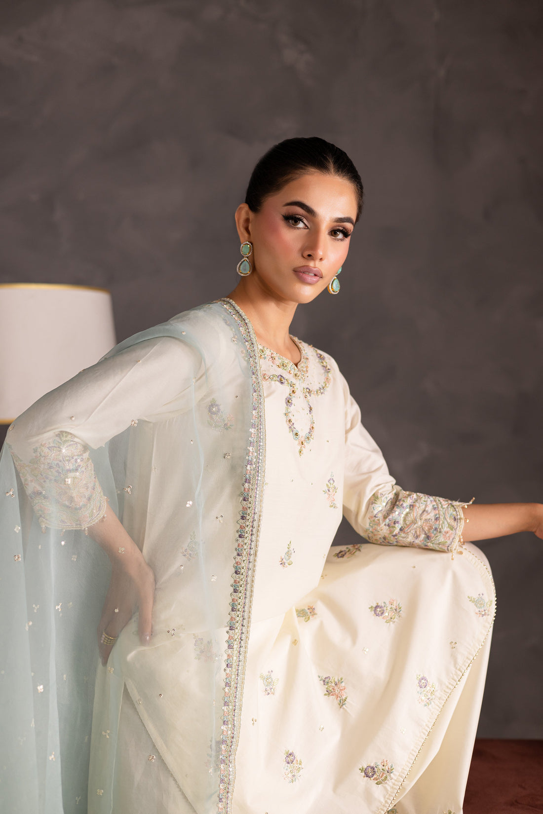 Creamy – Embroidered Lawn 3 Piece Suit