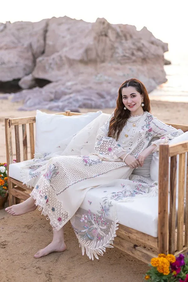 Organza – Embroidered Lawn Suit