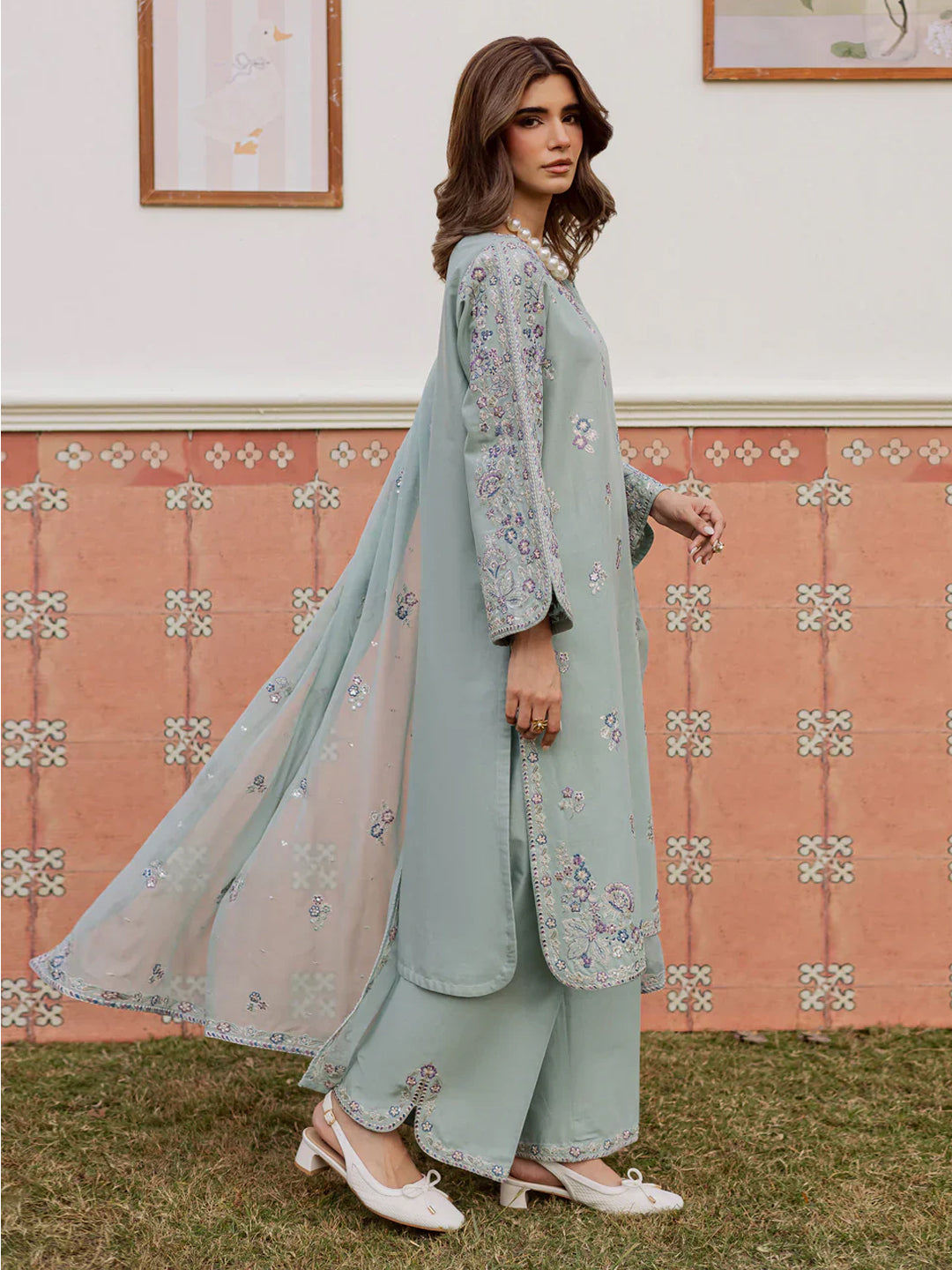 Basil – Embroidered Lawn 3 Piece Suit