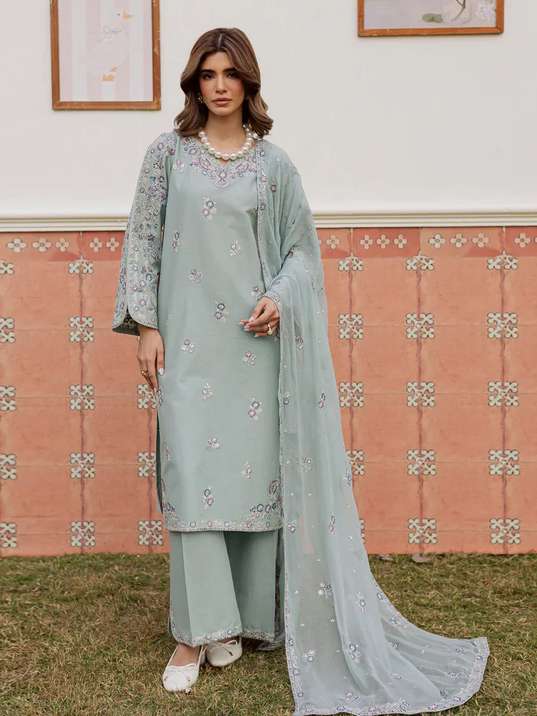 Basil – Embroidered Lawn 3 Piece Suit
