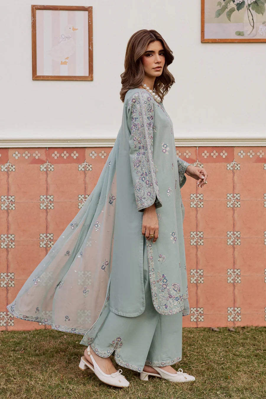 Basil – Embroidered Lawn 3 Piece Suit