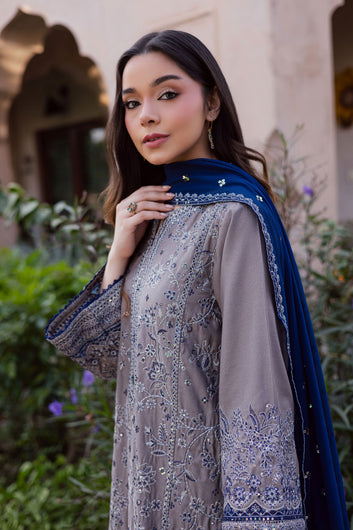 Grey Essence – Embroidered Lawn 3 Piece Suit