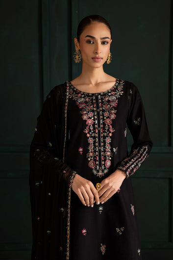 Night Flower – Embroidered Lawn 3 Piece Suit