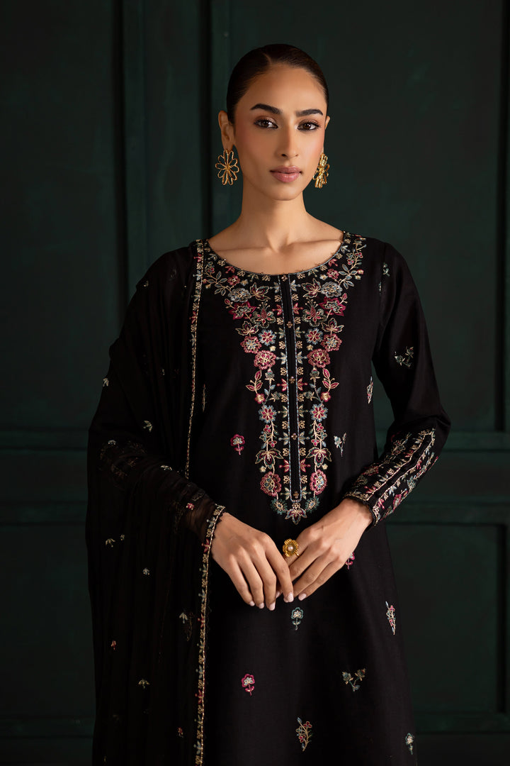 Night Flower – Embroidered Lawn 3 Piece Suit