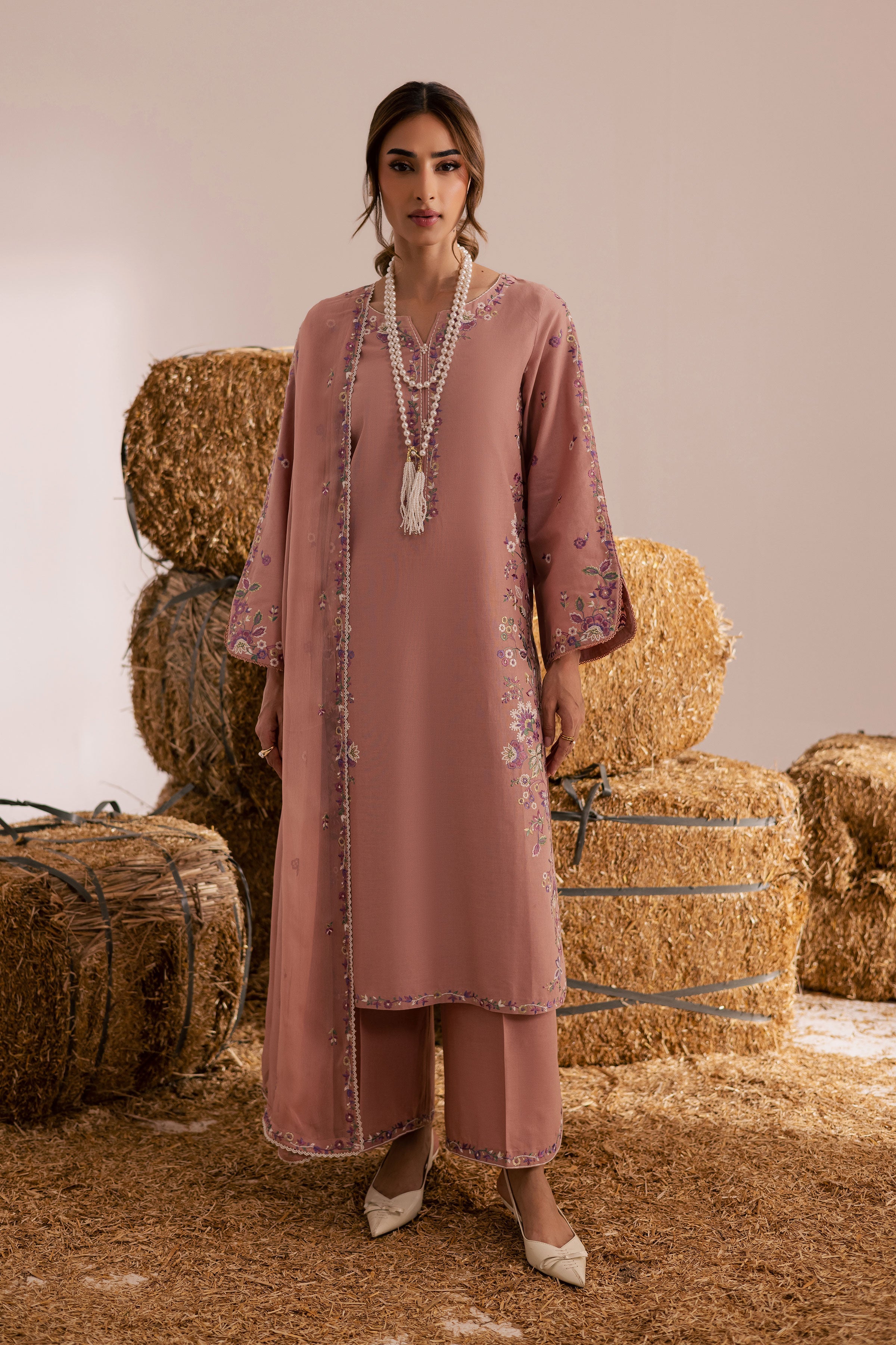 Pink Crimora – Embroidered Lawn 3 Piece Suit