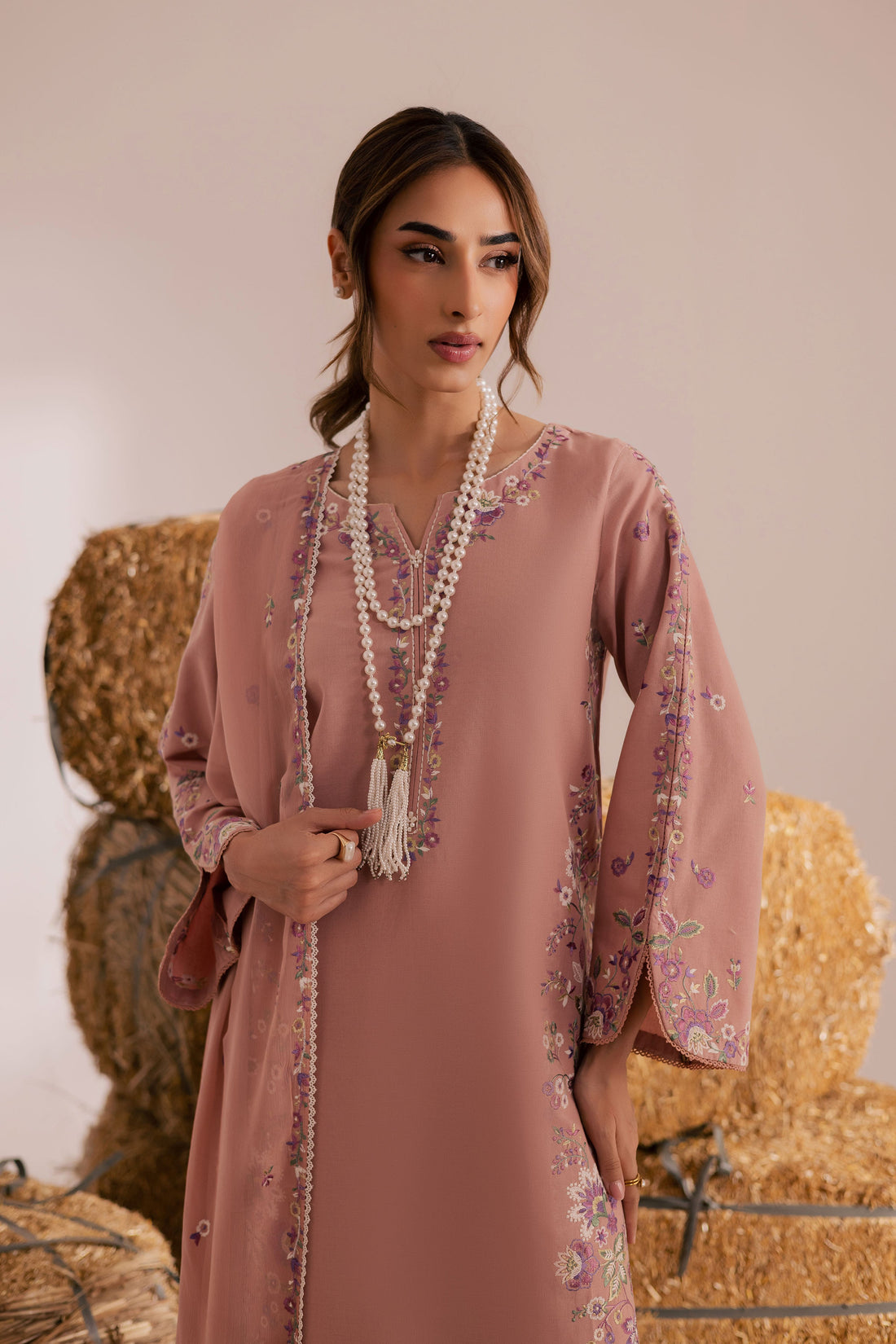 Pink Crimora – Embroidered Lawn 3 Piece Suit