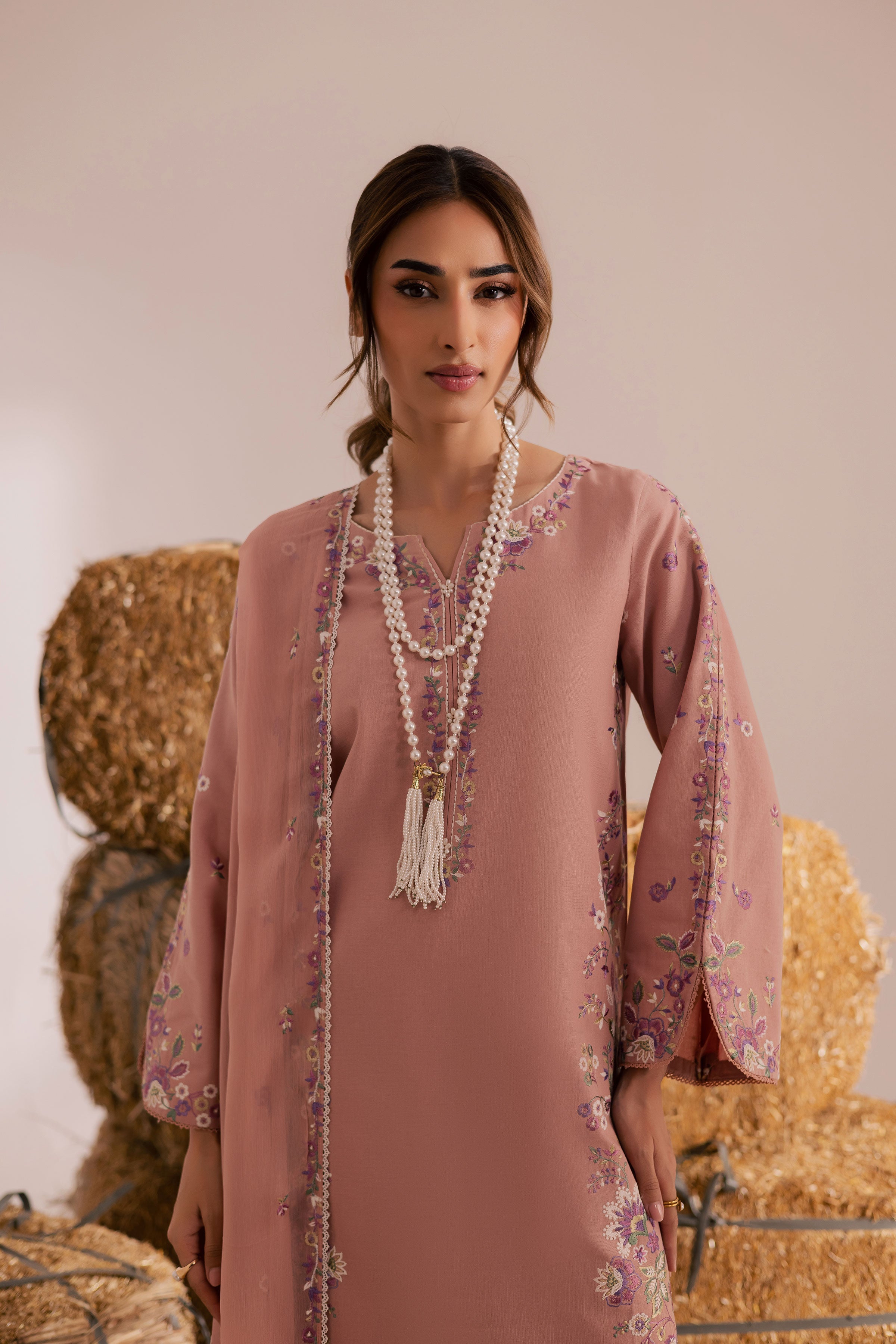 Pink Crimora – Embroidered Lawn 3 Piece Suit