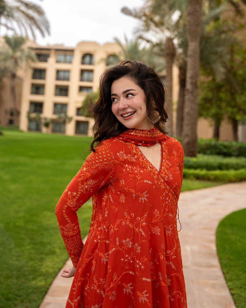 Sequence – Embroidered Lawn Suit